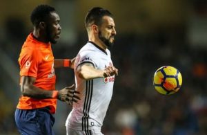 Alvaro Negredo taken to hospital with broken cheekbone