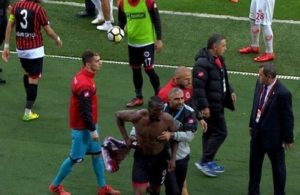 Florentin Pogba walks off pitch during match