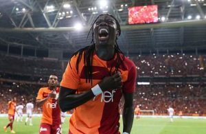 Galatasaray striker Gomis wants pay raise - report