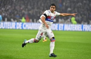 Besiktas make offer to sign Lyon full-back Rafael