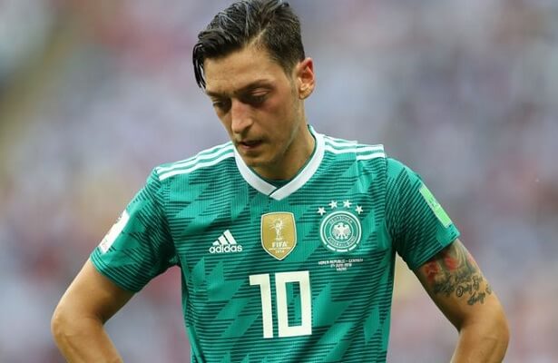Mesut Ozil's father says son should leave national team