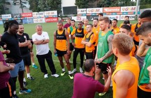 Gomis meets with club to say goodbye