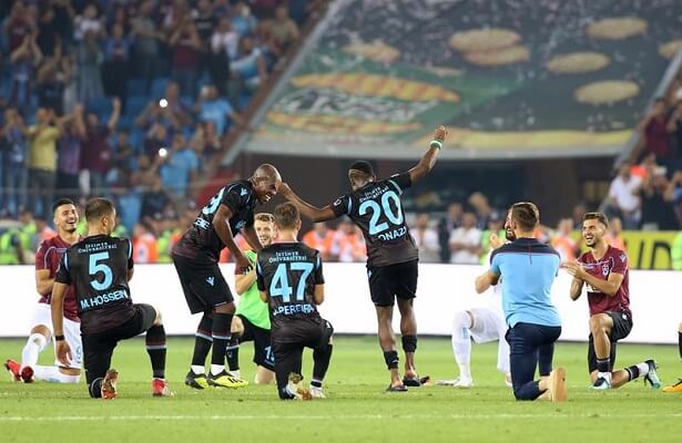 Trabzonspor players celebrate win with dancing