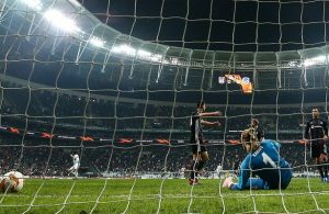 Besiktas lose 4-2 to Genk in Europa League