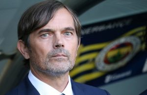 Fenerbahce to sack Cocu - source