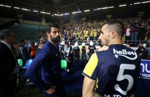 Fenerbahce president apologiez with players