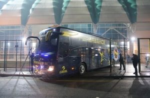 Players return to Istanbul on Fenerbahce bus