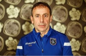 Istanbul Basaksehir manager's deal extended