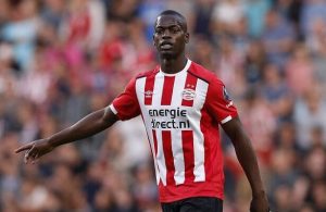 Besiktas sign PSV defender Isimat-Mirin
