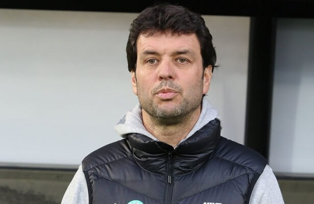 Akhisarspor sack coach