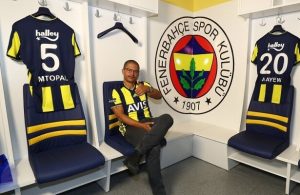 Fenerbahce legend Alex de Souza offered director role