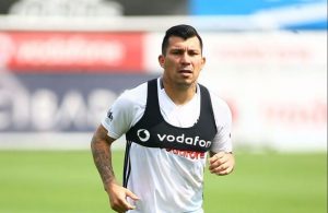 Chinese clubs tracking Besiktas midfielder Gary Medel