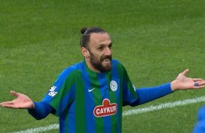Rizespor striker Vedat Muriqi scores freak goal