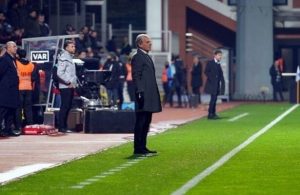 Kasimpasa coach taken to hospital during game
