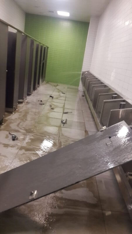 bursasporstadiumtrashed3