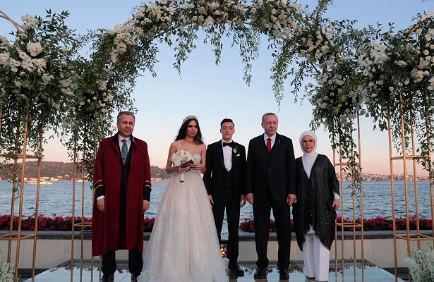 Mesut Ozil ties the knot in Istanbul
