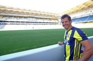 Emre Belozoglu swaps Basaksehir for Fenerbahce
